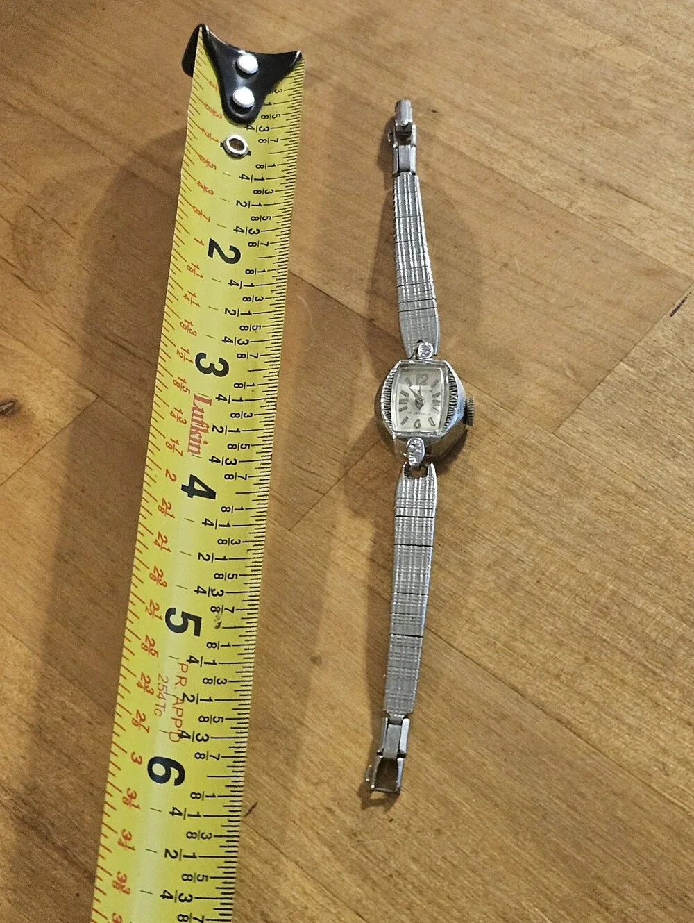 Westclox 17 Jewels ladies mechanical cocktail watch. Working Condition.